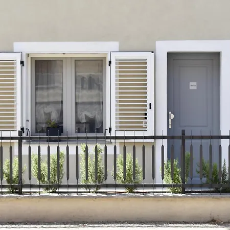 ゲストハウス Marmore Charming House